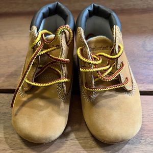 New Timberland crib bootie - wheat nubuck color